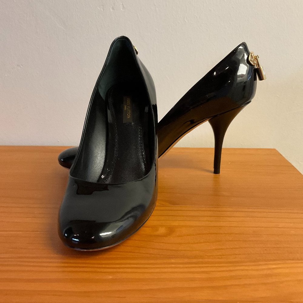 LV Patent Leather Round Toe Pumps